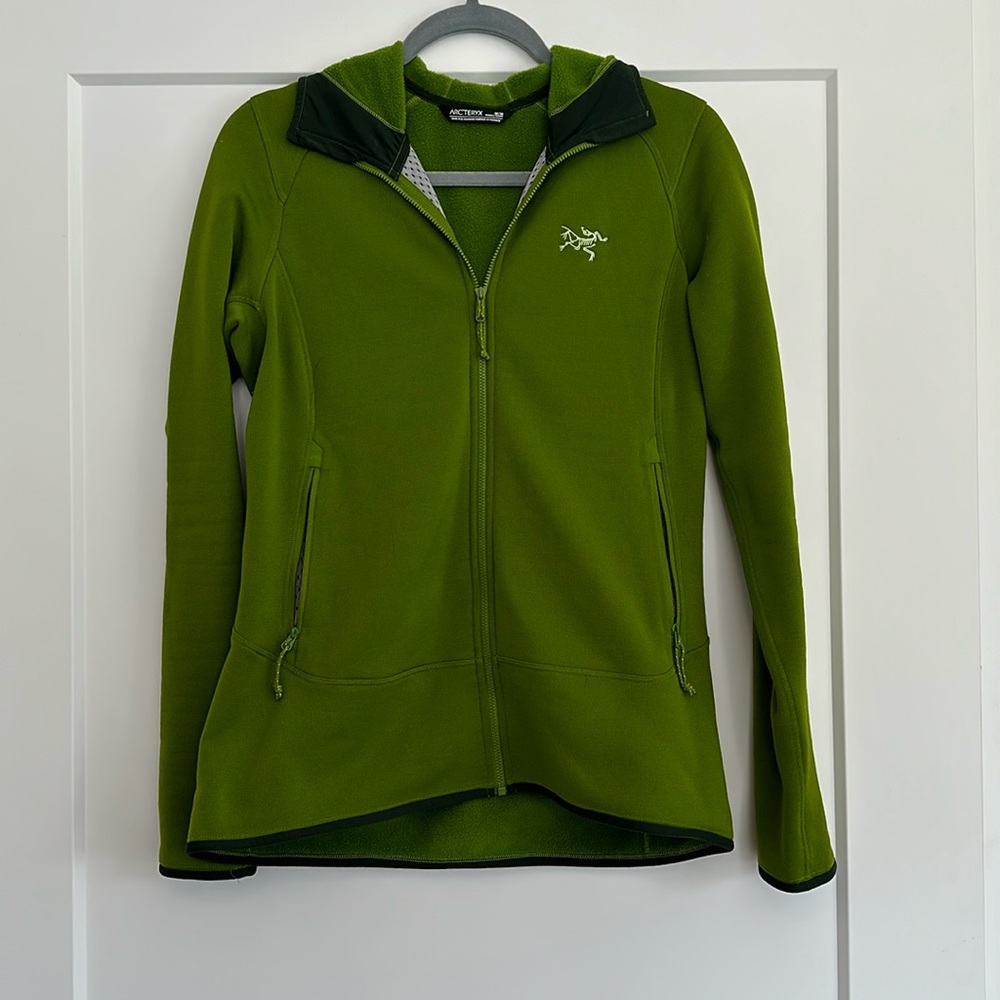 Arc’teryx green mid layer